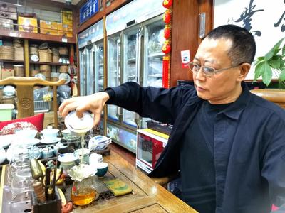 用心做干净茶、生态茶、放心茶--访“汤圆”贵州茗茶专卖店